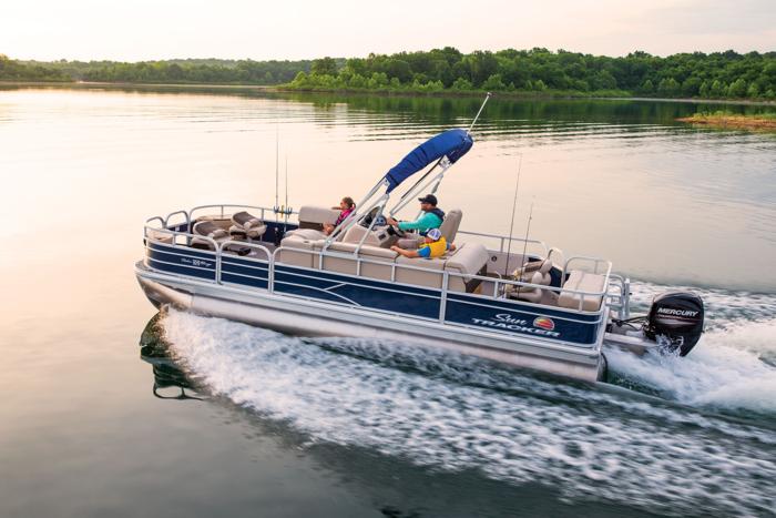 2019 Sun Tracker Fishing Barge 22 DLX Boat Rental at Big Cedar