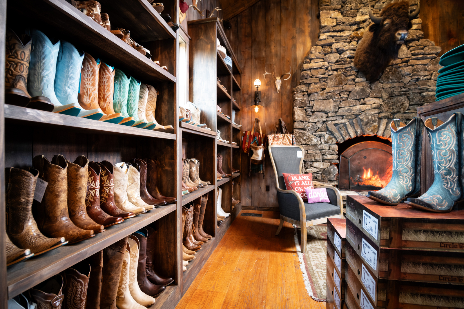 arnies general store boots