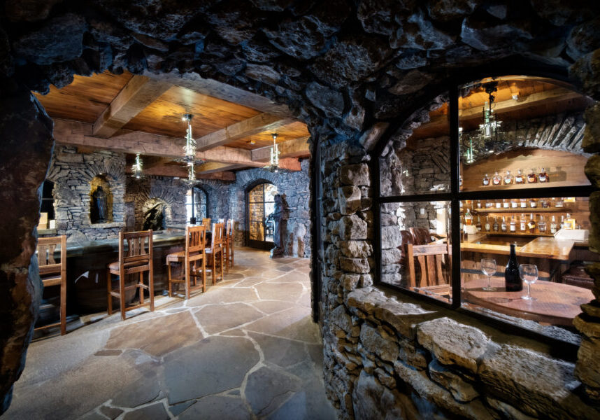 HiRes JPG-2021_TopOfTheRock_Dining_WineCellar_1