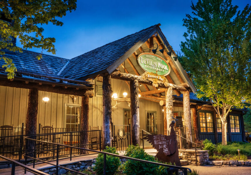 HiRes JPG-2022_BigCedar_Dining_DevilsPool_0011
