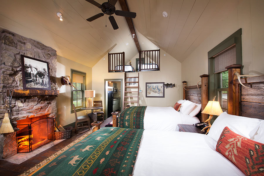 Bass Pro Shops Lakeside Cottage with Loft