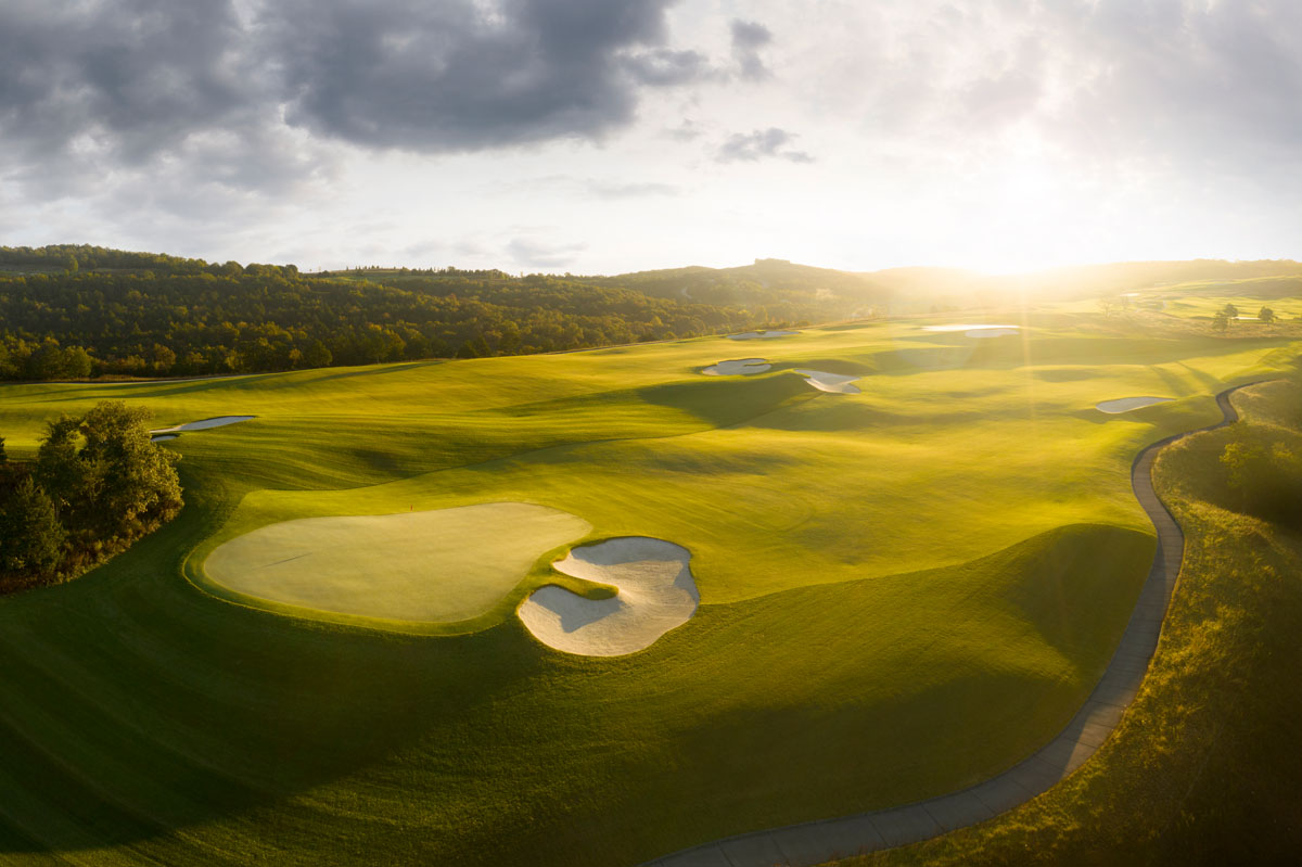 Set among the majestic Ozark Mountains near the Big Cedar Lodge, Payne’s Valley is the first public TGR Design golf course in the United States. Sprawling, wide fairways  showcase playability, while also allowing strategic angles and shot values to be emphasized to challenge experienced players. The green surrounds are designed to promote creativity and a variety of recovery options, while the fairway rough will be maintained to low heights of cut to further promote a fun, enjoyable golf experience.